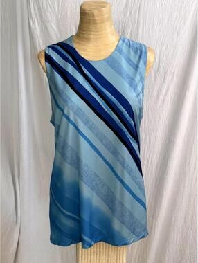 🆕LISTING🆕 DKNY Silk tank top